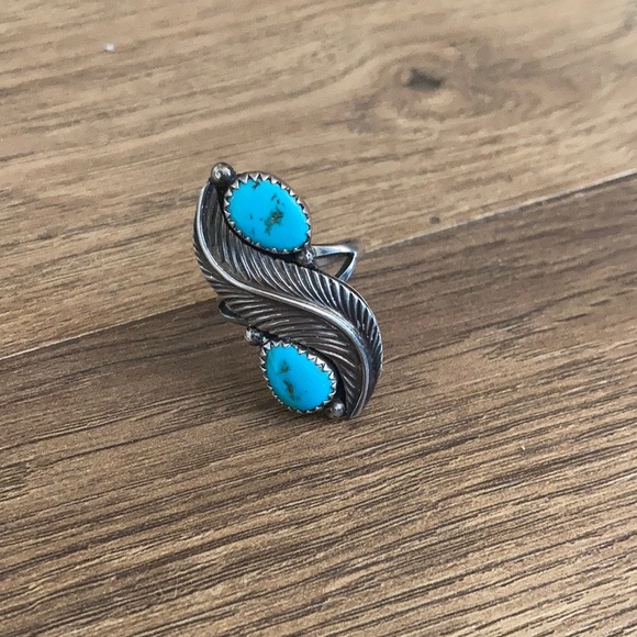 NATIVE AMERICAN • Genuine Turquoise and Sterling Silver Ring • 5.75 - Picture 3 of 6